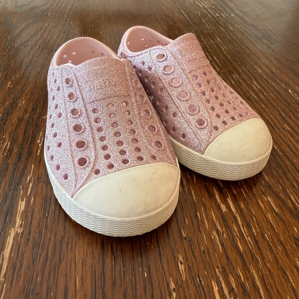 Native Kids Sneakers - Sparkly Pink